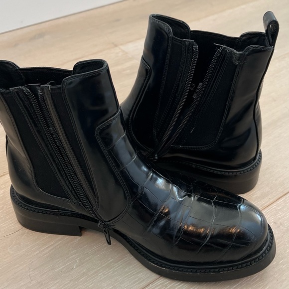 Jeffrey Campbell Lomon Croc Embossed Low Heel Leather Black Ankle Chelsea Boots - Picture 7 of 11